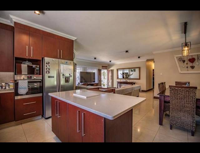 4 BEDROOM HOUSE FOR SALE IN SIX FOUNTAINS RESIDENTIAL ESTATE